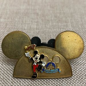 Walt Disney World Gold Mickey Ears Official Trading Pin